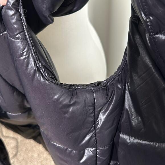 Slate and Stone Men’s Black Vest. Size medium. Like new. Worn once. - Picture 7 of 8